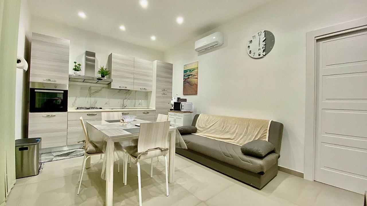 Appartamento Casa Crispino Piano Terra Per 2 Persone Frattaminore Bagian luar foto